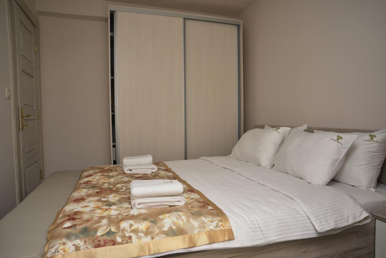 A Hundred Olive Trees Apartments コトル エクステリア 写真